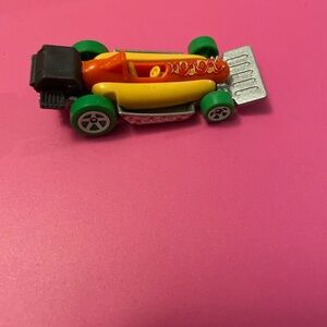 2017 Hot Wheels Street Wiener Yellow New Models HW City Works